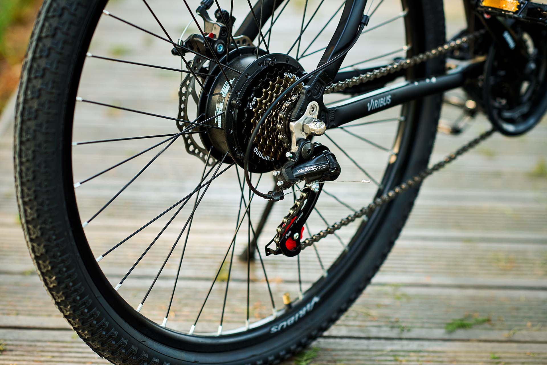 viribus electric mountain bike 21-speed Shimano transmission