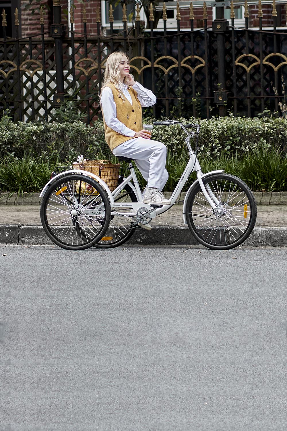 Viribus 7-speed tricycle for woman